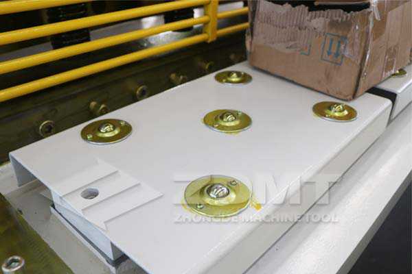 球面工作臺(tái).jpg 球面工作臺(tái).jpg