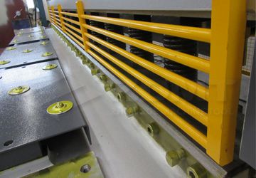 防護柵欄和球面工作臺.jpg 防護柵欄和球面工作臺.jpg