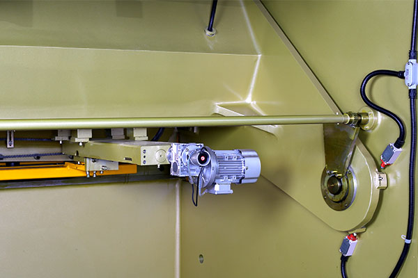 ZDS-450剪板機后檔料結構,平行度高,并采用國內一流品牌軸承,耐磨抗壓壽命長2.jpg ZDS-450剪板機后檔料結構,平行度高,并采用國內一流品牌軸承,耐磨抗壓壽命長2.jpg