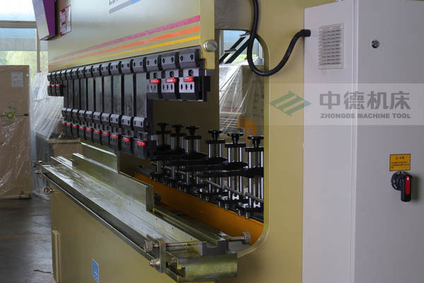 ZDPK-10032巨大開啟高度專為制造不銹鋼水槽而設計 ZDPK-10032巨大開啟高度專為制造不銹鋼水槽而設計