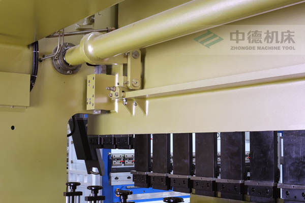 ZDPK-10032配有中德公司最新型扭軸同步裝置,強度高,能調節,專利技術 ZDPK-10032配有中德公司最新型扭軸同步裝置,強度高,能調節,專利技術