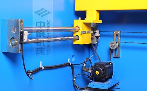 ZDPK-10025-X軸配有滾珠絲桿,伺服電機,鋼絲同步帶,能顯著提升X軸定位精度及速度.jpg ZDPK-10025-X軸配有滾珠絲桿,伺服電機,鋼絲同步帶,能顯著提升X軸定位精度及速度.jpg