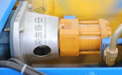 ZDPK-10025采用國內一流品牌電機及油泵,動力強勁,噪音低.jpg ZDPK-10025采用國內一流品牌電機及油泵,動力強勁,噪音低.jpg