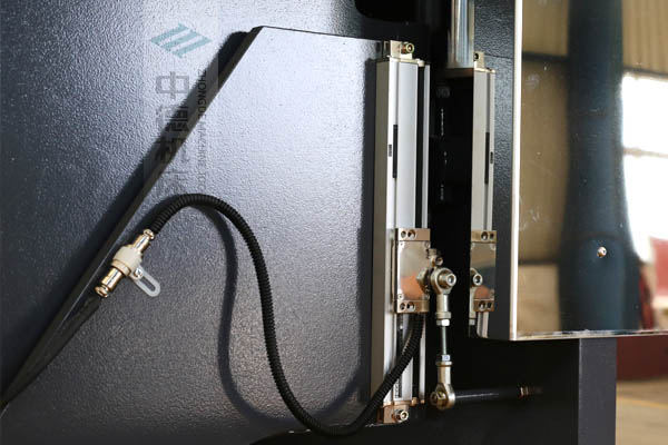 ZDPE10025采用進口光柵尺,高精度傳感,Y軸位置數(shù)據(jù)反饋無延時.jpg ZDPE10025采用進口光柵尺,高精度傳感,Y軸位置數(shù)據(jù)反饋無延時.jpg